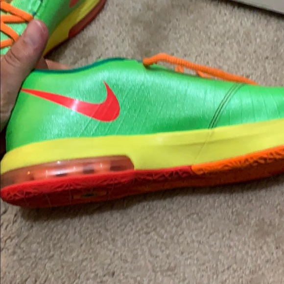Green shimmer, orange and hot pink Kevin Durant’s - Picture 5 of 5